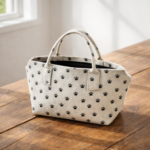 Filztasche Pfotenabdruck alternative Ansicht – Filz Shopper mit Pfoten für Hundehalter