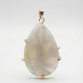 Tropfen-Anhänger aus Naturstein